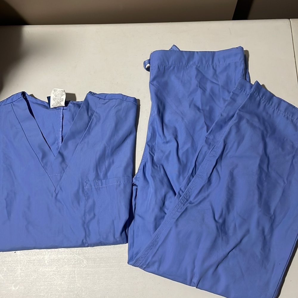 Cherokee workwear scrubs set